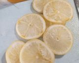 Foto langkah ke 1 dari resep Fresh Squeezed Lemonade.