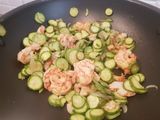 Mezze maniche con code di gambero spolverate di curry