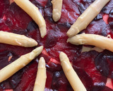 Foto del paso 5 de la receta: Ensalada de espárragos blancos sobre carpaccio de manzana y remolacha