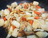 【源釀醬油】上海白菜炒年糕的食譜步驟5照片