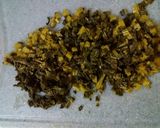 Foto langkah ke 2 dari resep Tumis sawi asin.