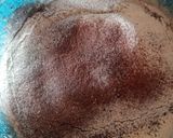 Foto langkah ke 3 dari resep Bolu Coklat Lapis Strawberry.