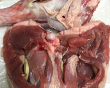 Foto del paso 2 de la receta: 106. Pierna de pavo al horno con setas (principal carne)