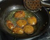 A picture of step 7 of Aloo Singhara Dahi Vada.