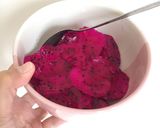 Foto langkah ke 1 dari resep Buah Naga Yogurt.