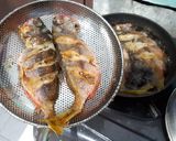 Foto langkah ke 2 dari resep Ikan Ekor Kuning Bakar (Teflon).