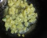 अफगानी एग ऑमलेट विदपोटॅटोजअँडटोमॅटोज (afghani egg omlet with potato' and tomato's recipe in marathi) रेसिपी स्टेप 1 फोटो 