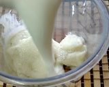 A picture of step 4 of Biscuit Milk shakes 3 types.