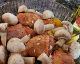 Foto del paso 2 de la receta: Pollo en salsa con ciruelas y champiñones