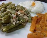 Foto del paso 7 de la receta: Habichuelas salteadas con chips de calabaza y huevo poche