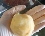 A picture of step 6 of Potato Bombs Stuffed with Meat and Spicy Sauce.