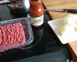 A picture of step 1 of Spaghetti Bolognaise.