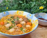 Hình bước làm 2 của món Mì tôm chua cay