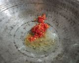 Foto langkah ke 3 dari resep Cireng Merah Putih🇮🇩 Isi Kornet-Sosis Pedas.