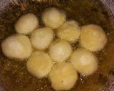 Foto langkah ke 3 dari resep Roti Goreng/Roti isi sosis.