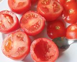 Une image de l'étape 1 de Petites tomates farcies feta, basilic et pignons de pin.