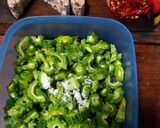Foto langkah ke 1 dari resep Tumis Pare Tempe Bongkrek Daun Melinjo.
