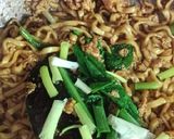 Foto langkah ke 3 dari resep Mie Goreng Pedas.