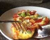 Foto langkah ke 16 dari resep Sarapan Praktis : Omelet Tomat.