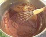 Foto del passaggio 1 della ricetta Torta senza farina, al cacao, amaretto e rum, con caramello al cioccolato e nocciole