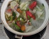 Foto langkah ke 4 dari resep Sup Tulang Ayam Wortel.