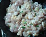 Foto del paso 8 de la receta: Dados de pollo con crema de verdeo y papas