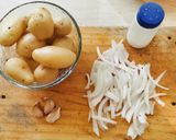 Foto del paso 1 de la receta: Papas cebolletas