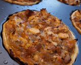 Foto del paso 5 de la receta: Mini tarta de tinga de pollo y panceta