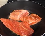 Foto langkah ke 2 dari resep Salmon black paper butter.