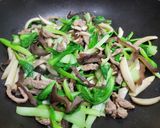 鮮菇木耳炒青菜的食譜步驟6照片