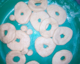 A picture of step 5 of Doughnuts.