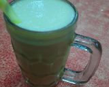 A picture of step 4 of Pineapple shake.