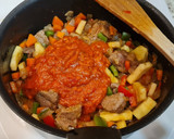 Foto del paso 5 de la receta: Ternera guisada con pimientos y calabacín al pimentón