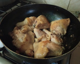 Foto del paso 2 de la receta: Pollo guisado con calabacín