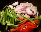 Foto del paso 3 de la receta: Espaguetis en salsa caprichosa