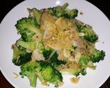 Foto langkah ke 1 dari resep Rarong tumis brokoli 🥦.