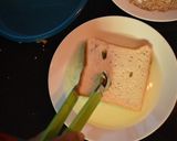 A picture of step 3 of Prawn toast.