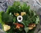 A picture of step 2 of Coriander chutney.