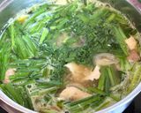 Hình bước làm 3 của món 🌱 Canh Hẹ Nấm Mỡ Đậu Hủ Non