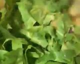 A picture of step 3 of Palak kay Pakory.