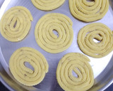 A picture of step 7 of Instant Chakli.
