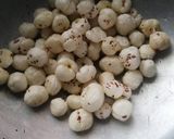 A picture of step 1 of Makhana kheer.