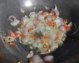 A picture of step 4 of Chicken fried rice.