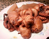 Foto del paso 7 de la receta: Pulpitos al ajillo, con patatas hervidas en su caldo
