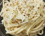 A picture of step 3 of Butter garlic pasta.