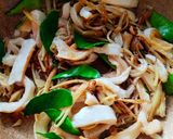 รูปขั้นตอนการทำที่ 3 ของ เมนู แกงเผ็ดน้ำข้นเนื้อติดมันพุงปลาแซลมอน😋😋