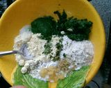 A picture of step 1 of Spinach Thalipeeth.