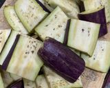 Hình bước làm 1 của món Cà tím xào tép sate