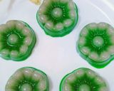 Foto langkah ke 5 dari resep Lapis Bunga.
