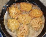 Foto del paso 2 de la receta: TORTITAS DE POLLO EN SALSA VERDE 🐥